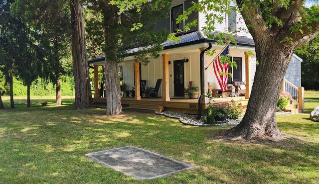 Charming 3-bedroom farmhouse on 20 acres located in rustic Corbin City.