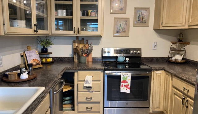 Charming 3-bedroom house with WiFi and AC in Crystal City, TX