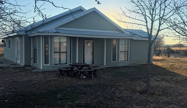 Charming 3-bedroom house with AC and WiFi in quaint Fort Sumner