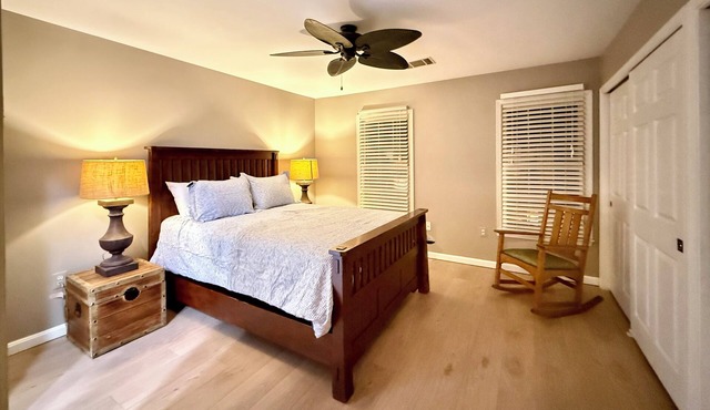 Charming 3-bedroom townhome with AC, WiFi in fabulous Gaithersburg