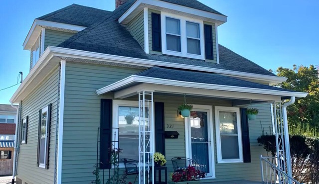 Charming 3-bedroom house in beautiful Greencastle near DePauw campus