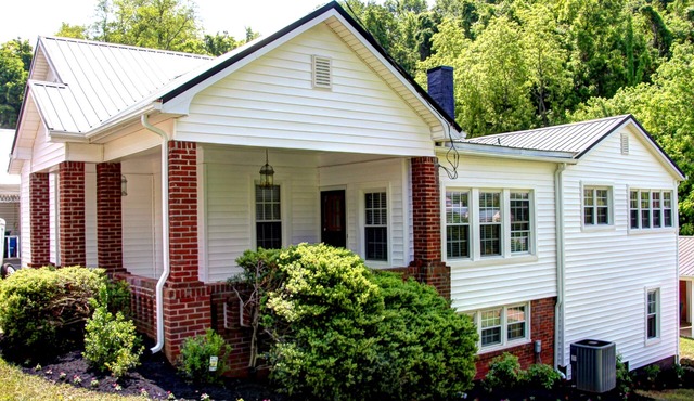 Charming 3-bedroom vacation home in Greeneville