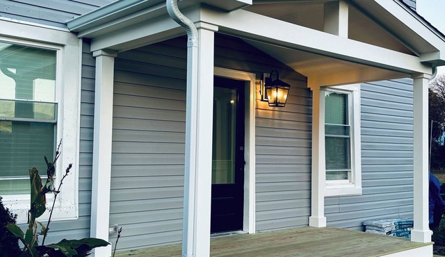 Charming 3-bedroom house on PRIVATE BEACH in lovely Heathsville