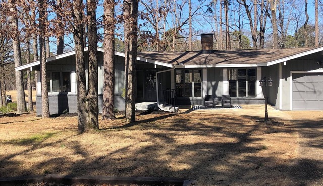 Charming 3-bedroom house on golf course in Hot Springs Village