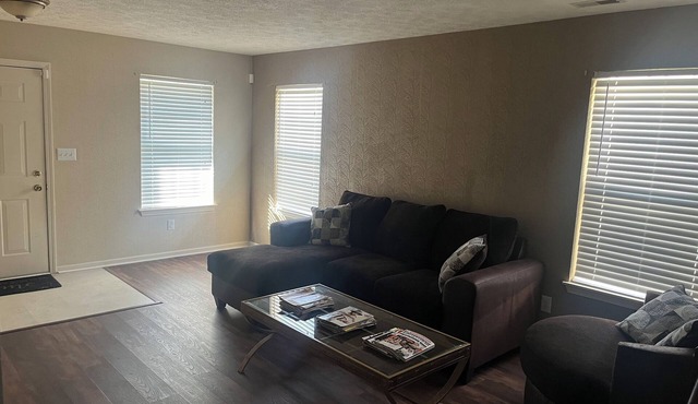 Charming 3-bedroom house with WiFi and AC in wonderful Indianapolis