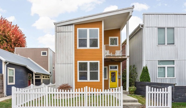 Charming 3-bedroom house in fabulous Fountain Square