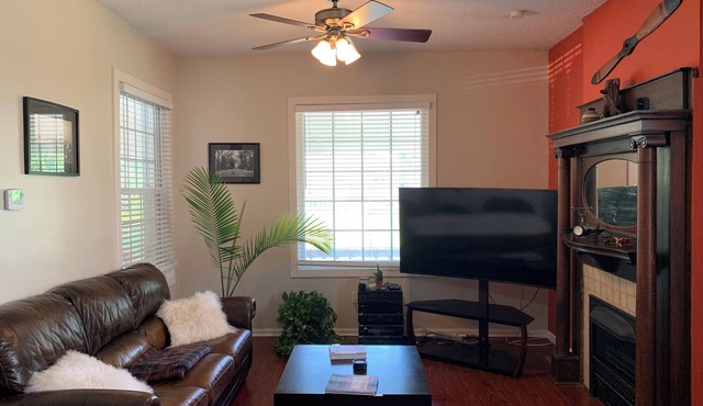 Charming 3-bedroom 2 bath house in Kansas City’s best location by plaza/downtown