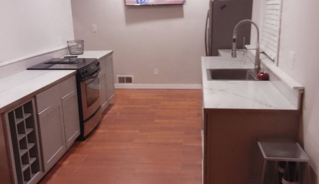 Charming 3-bedroom house in Kansas City with WiFi and AC Close to Arrowhead