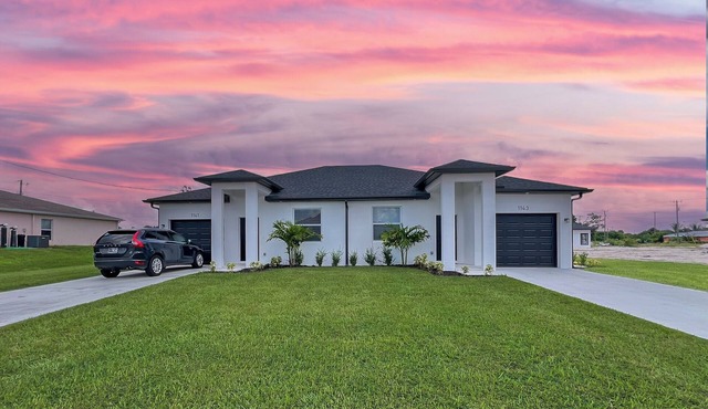 Charming 3-bedroom house in delightful Lehigh Acres with WiFi, AC