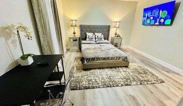 Charming 3-bedroom- 2 bathroom house, by JetBlue Park.