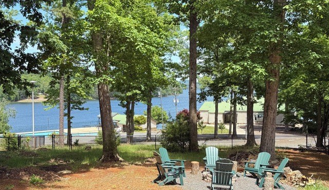 Charming 3-bedroom house in tranquil Mount Gilead with lake views