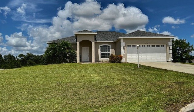 Charming 3-bedroom house in Serene Myakka City near Freedom Factory & Terranova