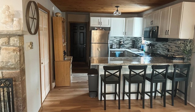 Charming 3-bedroom home away from home in Pocono Lake