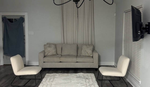 Charming 3-bedroom house with AC in Prairieville