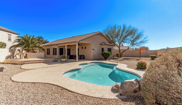 Charming 3-bedroom house with Pool in Queen Creek Arizona!