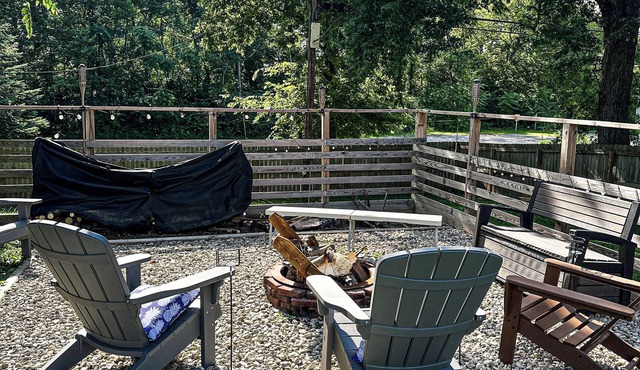 Charming 3-bedroom house in Reynoldsburg with Large Yard, WiFi, and pet friendly