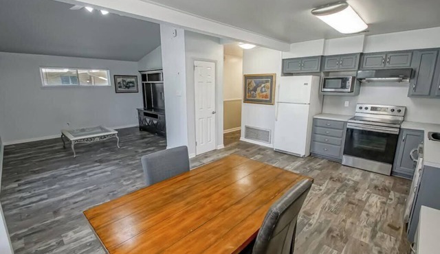 Charming 3-bedroom house in lovely River Ridge near MSY airport