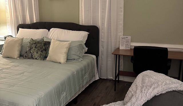 Charming 3-bedroom house with WiFi, AC in awesome Rocky Mount