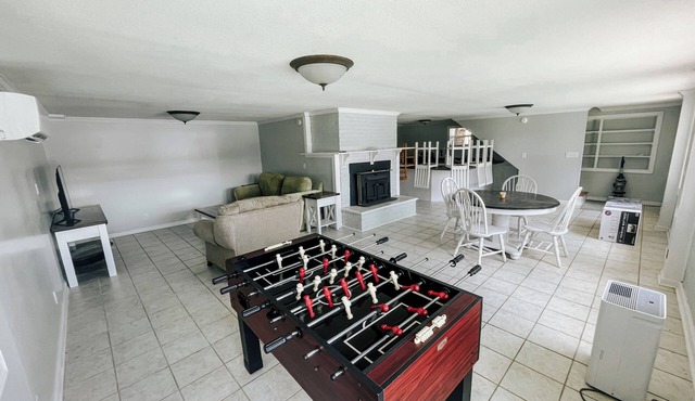 Charming 3-bedroom house with Wi-Fi ,AC and water views in Rogersville.
