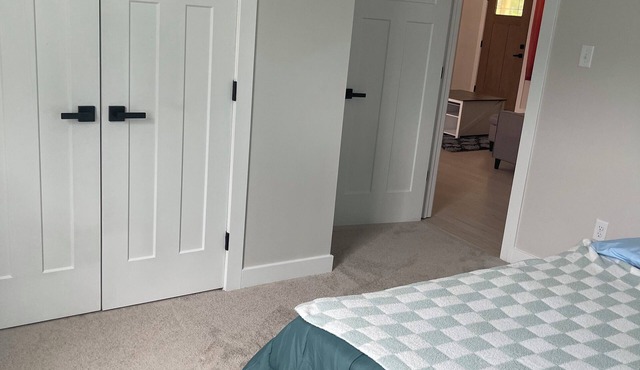 Charming 3-bedroom house in Ruther Glen with WiFi and AC