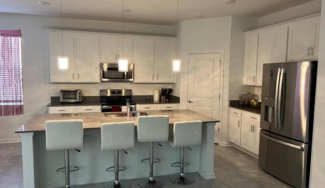Charming 3-bedroom house in Saint Cloud with WiFi and AC