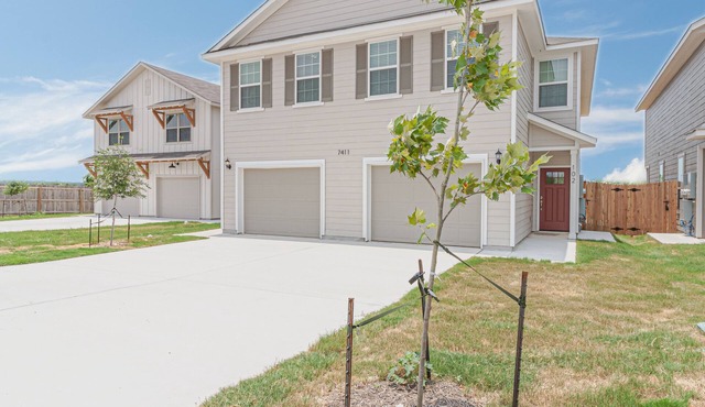 Charming 3-bedroom townhome in San Antonio with WiFi and AC