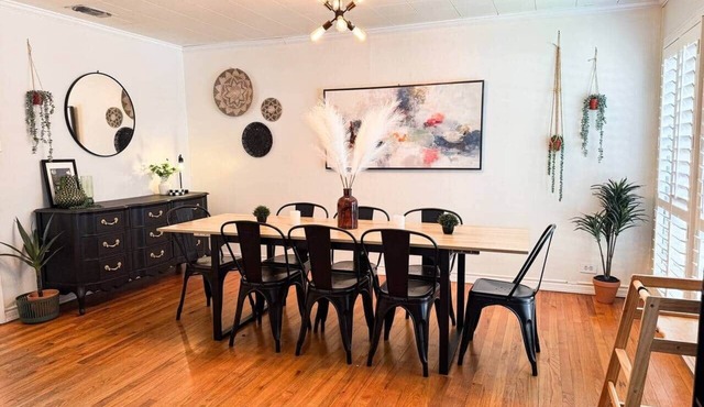 Charming 3-Bedroom Getaway | Sleeps 6 | Cozy