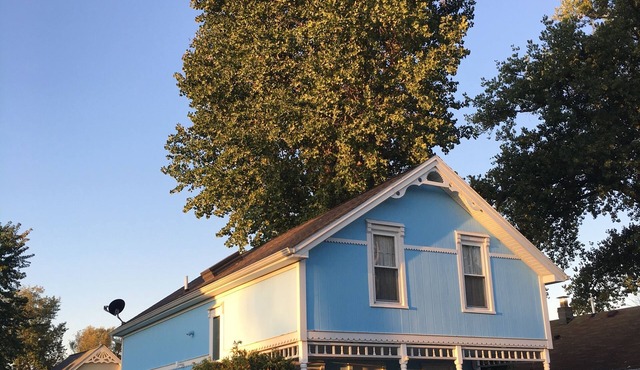 Charming 3-bedroom cottage in fabulous Sodus Point.