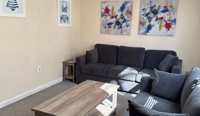 Charming 3-bedroom house with Wi-Fi and AC located in tranquil Somers Point,