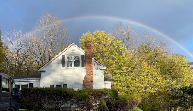 Charming 3-bedroom Vermont house with outdoor Sauna and Mountain Views