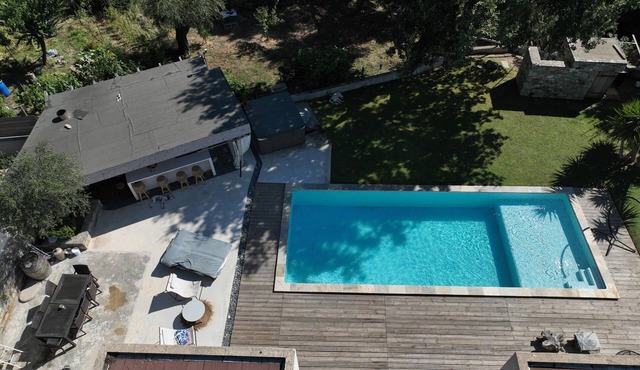 Charming 3-Bedroom Villa with Private Heated Pool