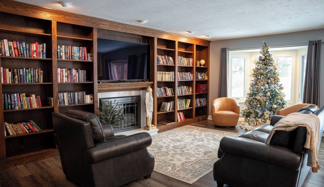 Charming 3-bedroom villa in beautiful Rockford with AC, WiFi