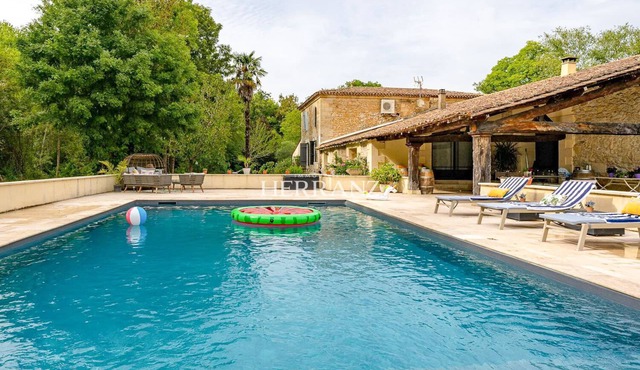 Charming 3-bedroom villa with pool and AC in fabulous Fronsac accross a river