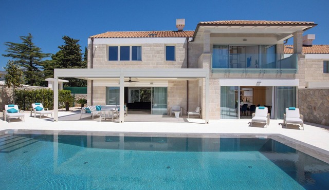 Charming 3-bedroom villa in enchanting Cavtat