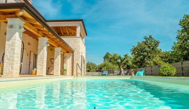 Charming 3-Bedroom Villa with pool