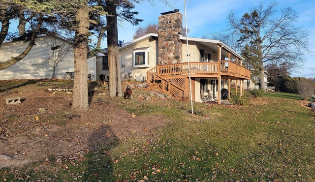 Charming 3-bedroom water-front house 10min from Caseville with WiFi, AC, Heat