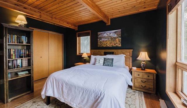 Charming 3-bedroom Westridge House with AC at Snowshoe