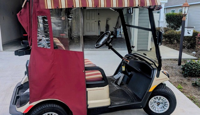 Charming 3 BR 2 Bath Courtyard Villa in The Villages Florida w/2 Gas Golf Carts