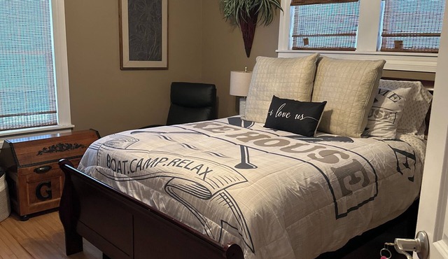 Charming 3 br 2 bath house in peaceful Hartwell with AC, WiFi