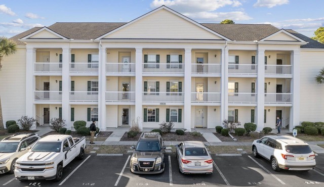Charming 3 BR Condo Close to Coastal University!