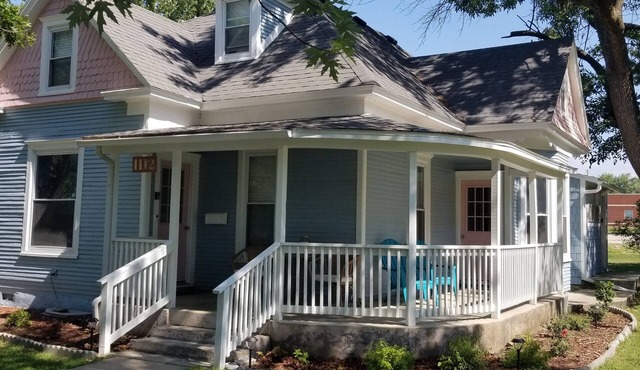 Charming 3 BR cottage in Humboldt - blocks from DT