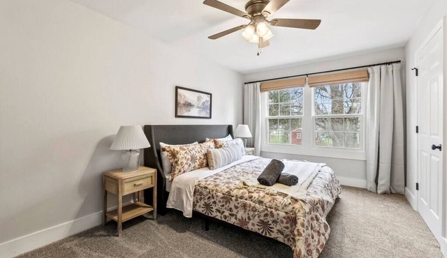 Charming 3 BR Home near Downtown Statesville