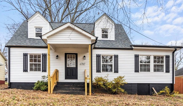 Charming 3 BR Home near Downtown Statesville