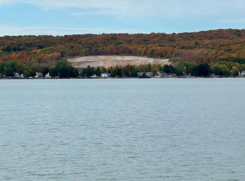 Charming 3 BR Lakefront Cottage - Gateway to Platte Lake & Sleeping Bear Dunes!