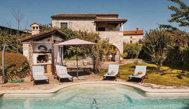 Charming 3-BR villa for 6 with extra large pool and garden