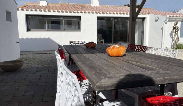 Charming 3BR Beach House with Garden, Terrace & Parking - Steps from Noirmoutier-en-l'Île Beach