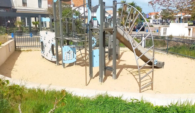 Charming 3-star villa 8/10 pers. enclosed garden 4 bedrooms 800m beach