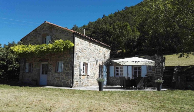 Charming 3* riverside gite at the entrance to the Tarn gorges