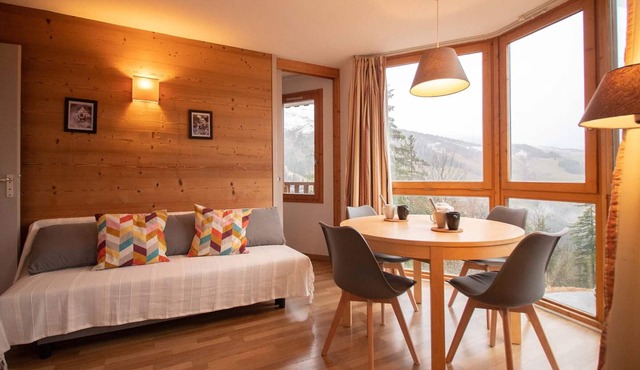 Charming 3-room apartment in Valmorel with balconies and ski locker