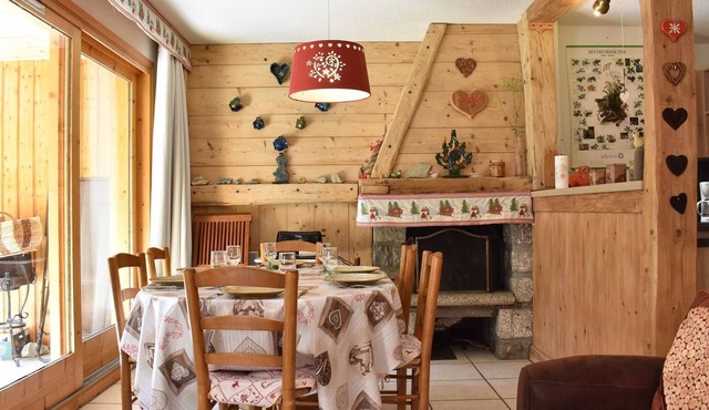 Charming 3-Room Apartment for 6 in Méribel – Close to Slopes, Bus Stop, and Shops